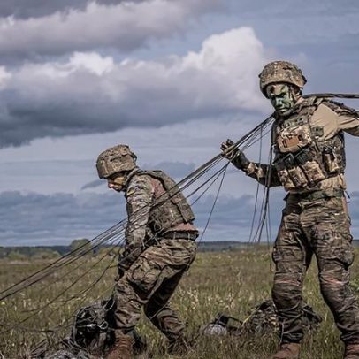 Cabo do Exército espanhol morre em salto noturno de paraquedas em Huesca