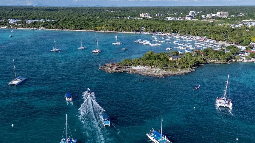 Vista aérea da vila de Bayahibe
