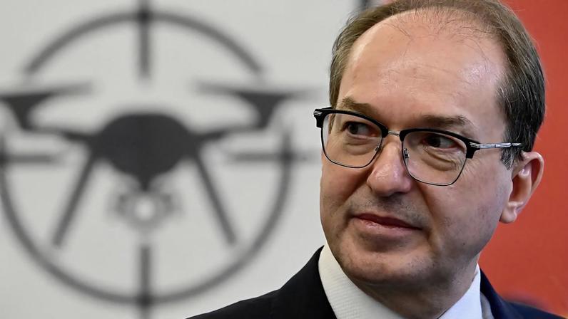 Risco de ataque com drones ao Bundestag aumenta, alerta Dobrindt