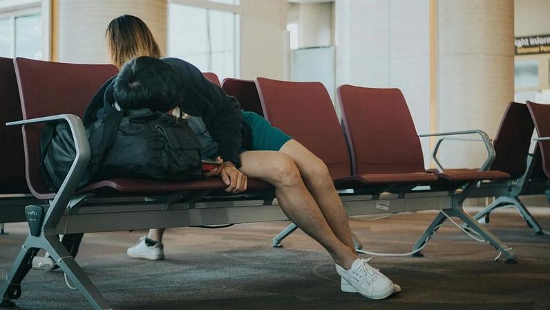 Especialistas dão dicas para recuperar do jet lag após viagens