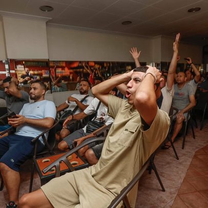 Bares espanhóis reforçam cerveja e pessoal para o Mundial