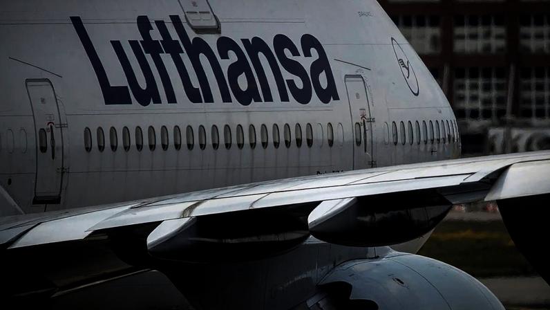 Vários feridos após avião da Lufthansa colapsar antes do embarque em Frankfurt