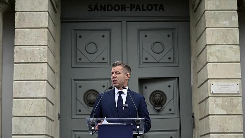 Hungria: governo Tisza altera Constituição para afastar o presidente