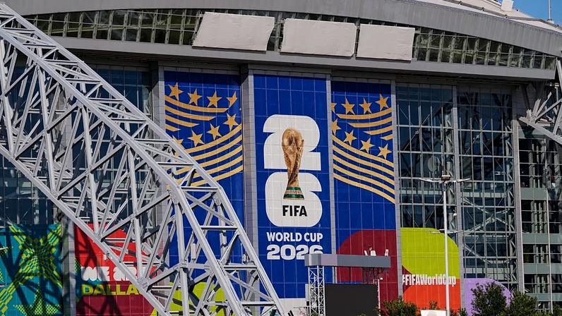 Cartaz do Mundial de 2026 no AT&T Stadium, em Arlington, Texas