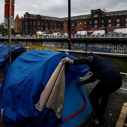 UE reúne-se com talibãs em Bruxelas para acelerar deportações de afegãos