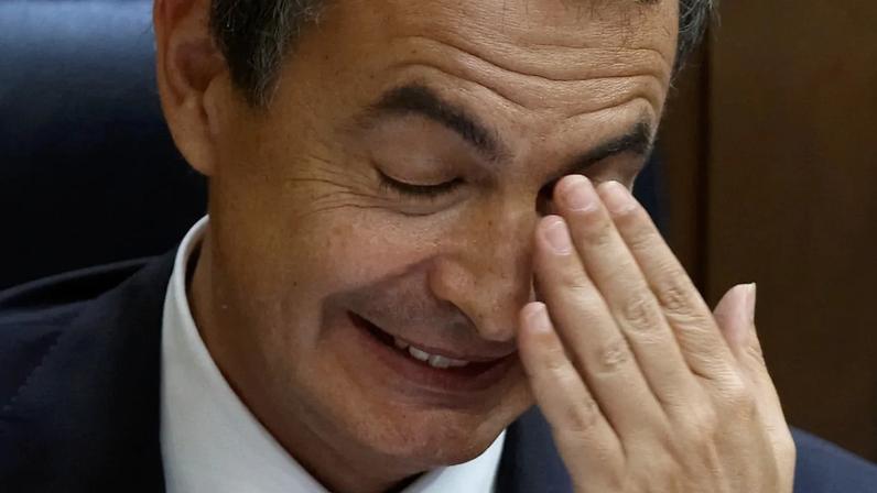 Arquivo: o ex-chefe do Governo espanhol José Luis Rodríguez Zapatero durante uma sessão parlamentar em Madrid.