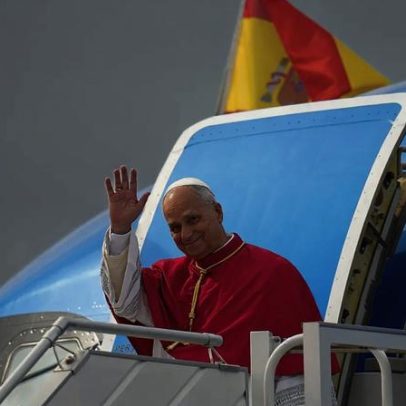 Chegada do Papa Leão XIV em imagens na Espanha