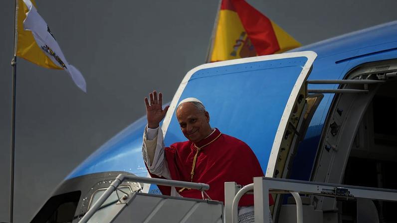 Chegada do Papa Leão XIV em imagens na Espanha