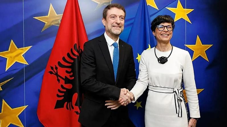 Albânia diz à UE que projeto ligado a Kushner cumpre normas ambientais