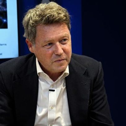 Empresas aceleram IA, mas adoção fica aquém, diz executivo da KPMG.