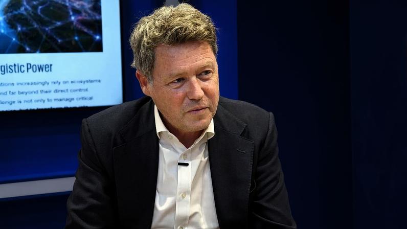 Empresas aceleram IA, mas adoção fica aquém, diz executivo da KPMG.