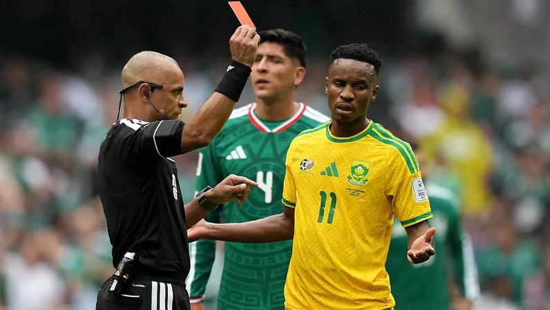 Mundial 2026: árbitro passa despercebido e meme inicial domina a internet