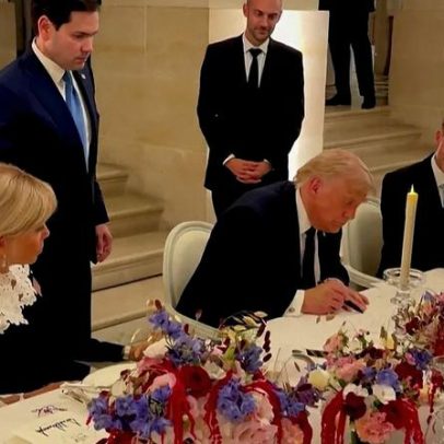 Trump assina acordo EUA-Irão em Versalhes, França