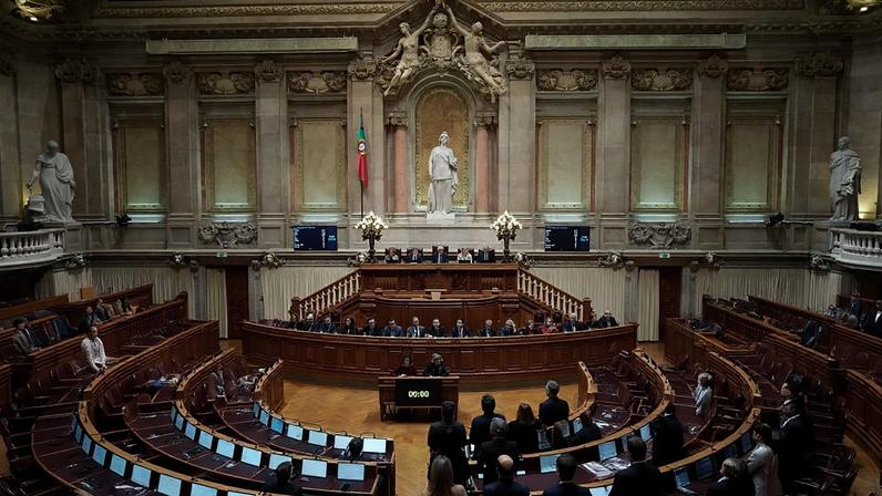 Proposta de revisão da legislação laboral do Governo rejeitada pelo Parlamento