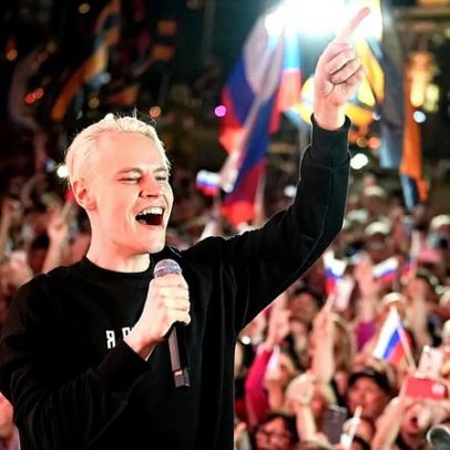 Artista apoiado pelo Kremlin usa deepfakes de IA, gerando polémica