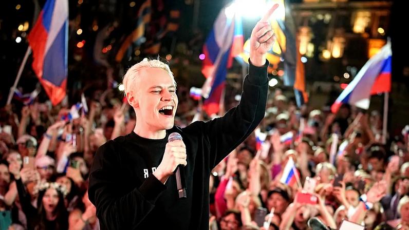 Artista apoiado pelo Kremlin usa deepfakes de IA, gerando polémica