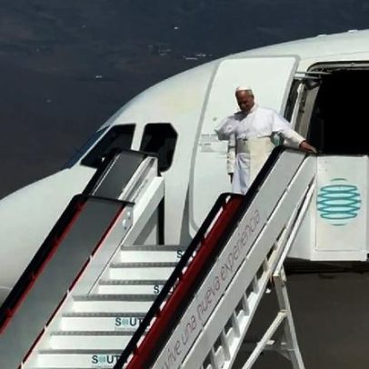 Papa chega a Gran Canária para encontrar migrantes e celebrar missa para 40 mil
