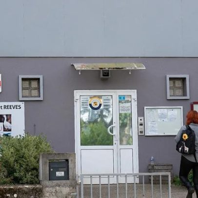 França: centenas marcham em memória de Lyhanna