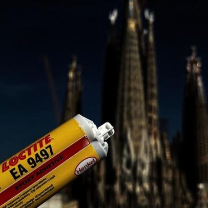 Adesivo é decisivo para concluir as torres centrais da Sagrada Família