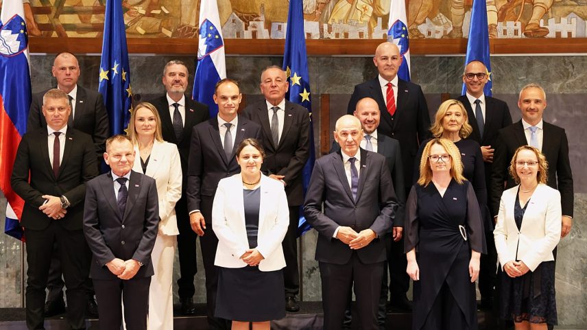 Novo governo da Eslovénia promete reformas e cooperação com a oposição