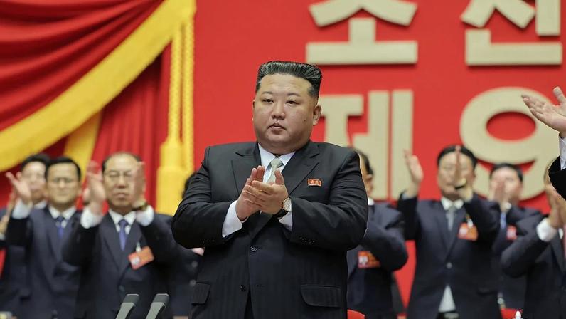 Kim Jong-un ameaça guerra nuclear e promete reforçar armamento