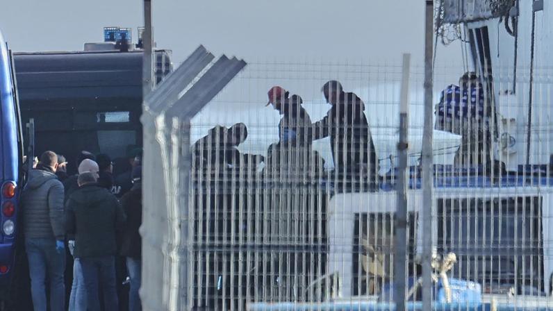 UE aprova centros de retorno numa política migratória mais dura