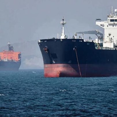 Irão: petroleiros quebram bloqueio naval dos EUA antes de acordo de paz