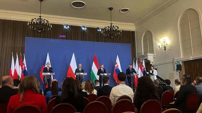 Péter Magyar anuncia retorno da cooperação entre os países do V4