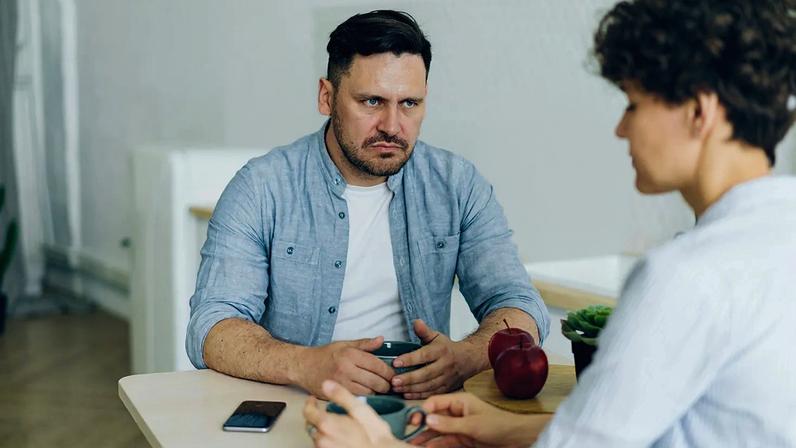 Uso do telemóvel relaciona-se com a queda da natalidade