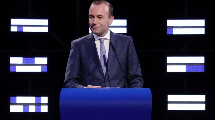 UE deve agir antes de a China paralisar indústria europeia, diz líder do PPE