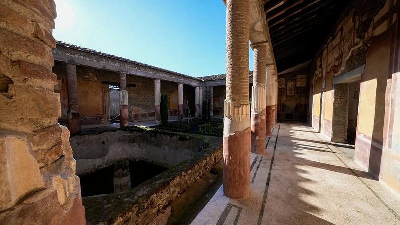 Telhas fotovoltaicas como solução sustentável entre Pompeia e Évora