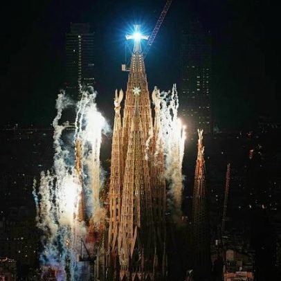 Espanha: Papa Leão XIV abençoa torre da Sagrada Família, a mais alta do mundo