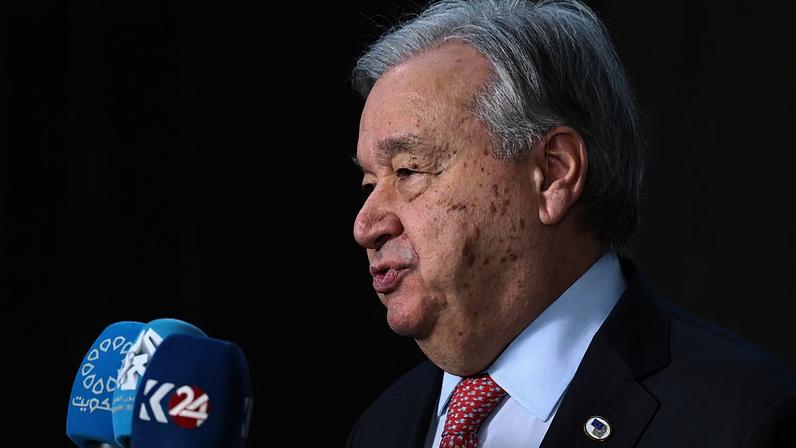 O secretário-geral das Nações Unidas, António Guterres, faz uma declaração durante uma conferência de imprensa na cimeira da UE em Bruxelas, 19 de março de 2026.