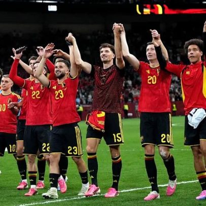 Bélgica garante lugar na fase a eliminar do Mundial, Irão fica à espera
