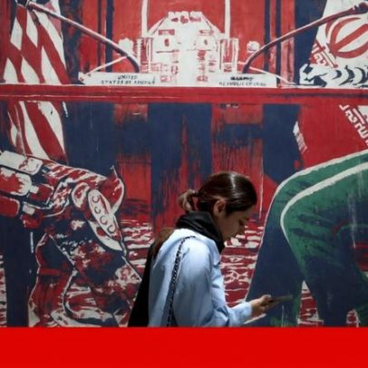 EUA atacam alvos militares do Irão; Teerão responde com ataque a base aérea