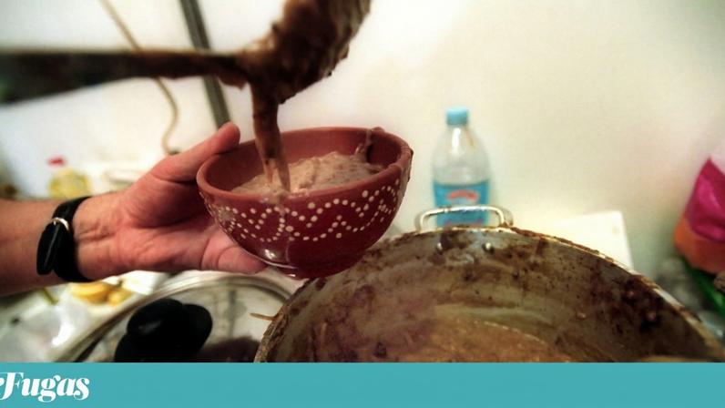 Como induzir um peregrino ao nosso país a provar umas belas papas de sarrabulho?