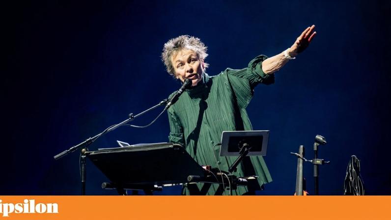 Laurie Anderson voltou a Portugal para dois concertos: o de domingo no Centro Cultural de Belém, em Lisboa, e o desta terça-feira no Theatro Circo, em Braga