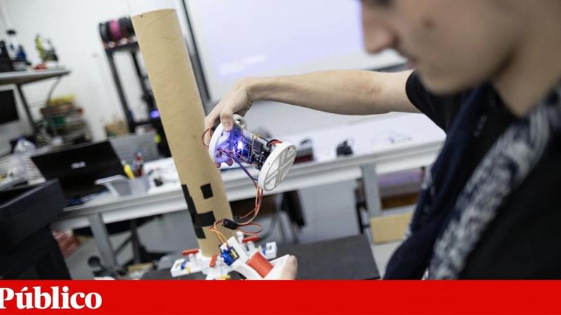 Professores denunciam abuso de contratação a termo junto da Comissão Europeia