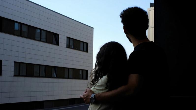 Sondagem revela divisão geracional sobre amor e IA; asiáticos menos céticos