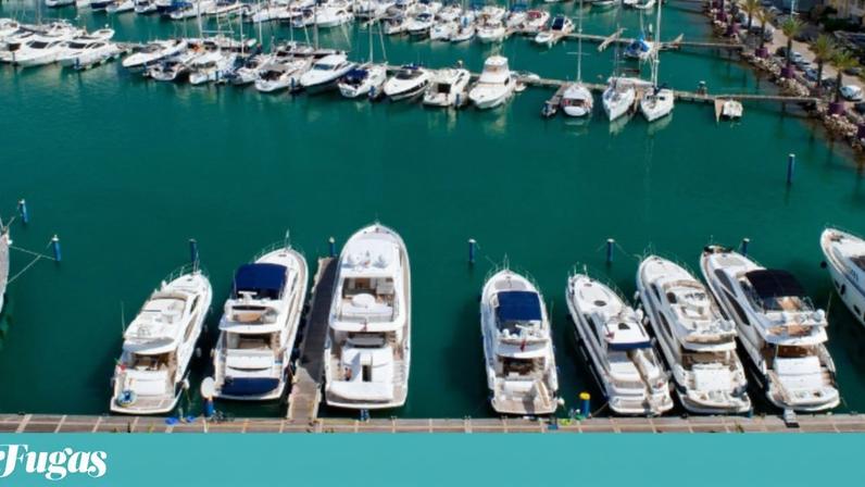 Segunda é dia de ver barcos e peças de artesanato