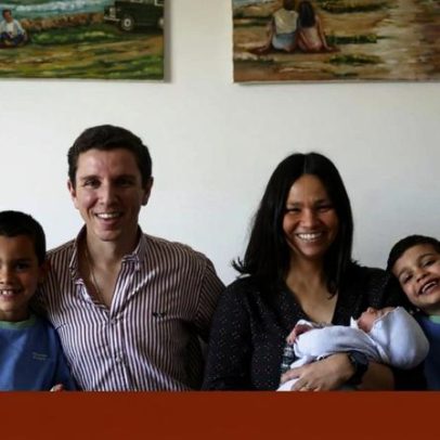Jovens casam e têm filhos antes dos 30, dizem que foi o tempo certo