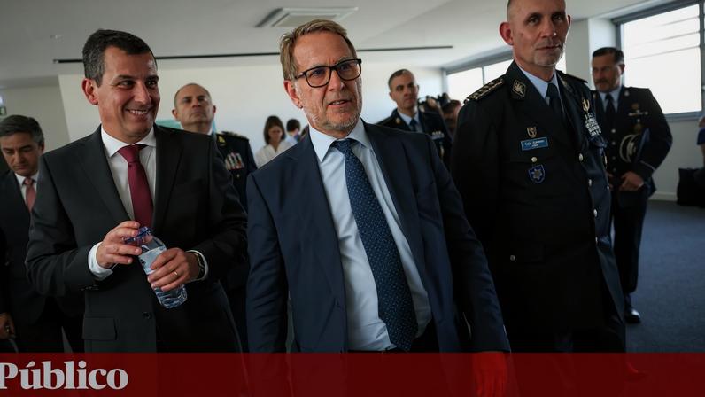 Parlamento: três detidos libertados; advogados denunciam violência policial