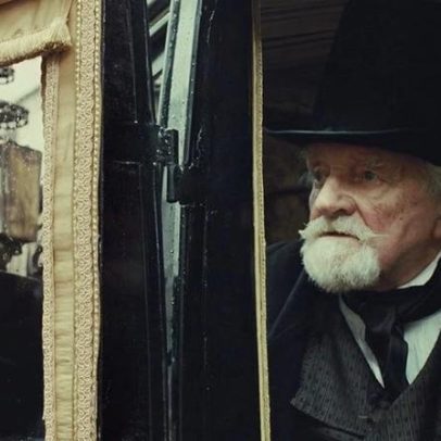 Morre o ator Patrick Godfrey, conhecido por Para Sempre Cinderela e Os Miseráveis