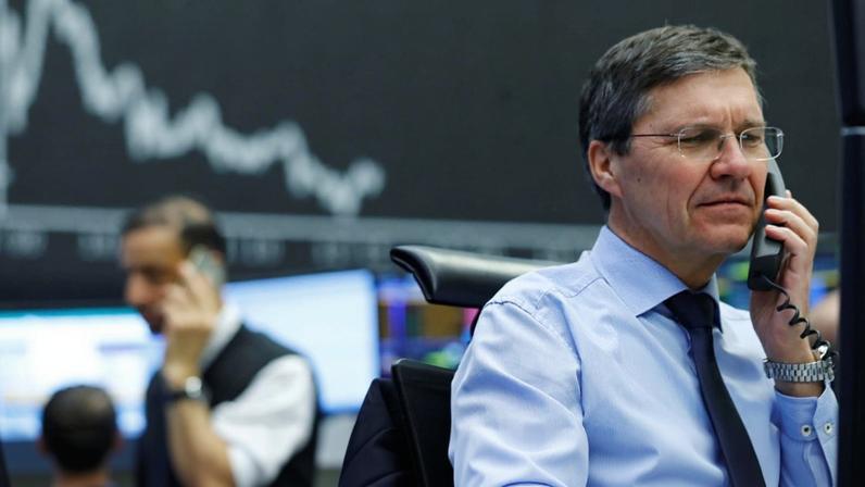 Bolsas europeias iniciaram a semana com perdas