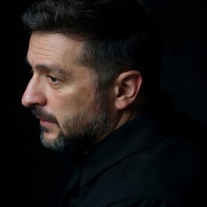Zelensky afirma que a Rússia está isolada e perde iniciativa no terreno