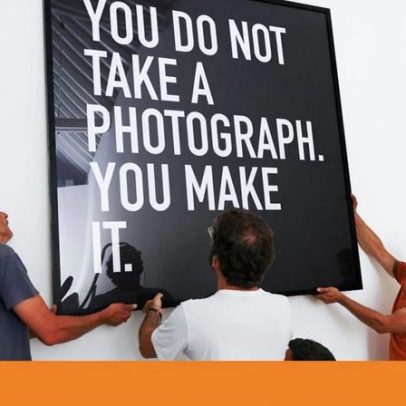 Nas obras de Alfredo Jaar, as imagens permanecem connosco