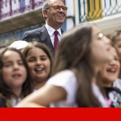 Seguro enfatiza unidade nacional em visita à Terceira, Base das Lajes ao fundo