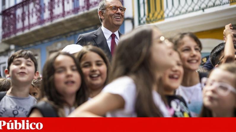 Seguro enfatiza unidade nacional em visita à Terceira, Base das Lajes ao fundo