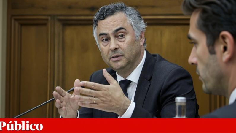 Diretor da Escola Portuguesa de Macau vai a Luanda; ministro admite dificuldades