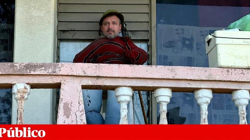 A boneca que "controla" a entrada no La Torre